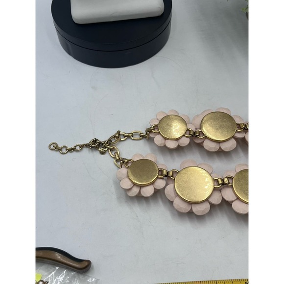 J. Crew Vintage 3 Dimensional Wood Rose Pretty in Pink Floral Collar Necklace - Picture 11 of 15